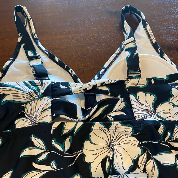 Over the Shoulder Tankini Top Black Floral - Picture 11 of 12